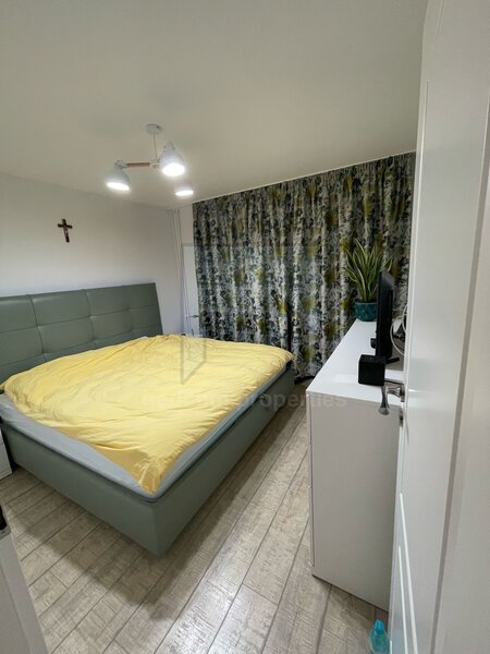 Vanzare apartament 3 camere - Salaj