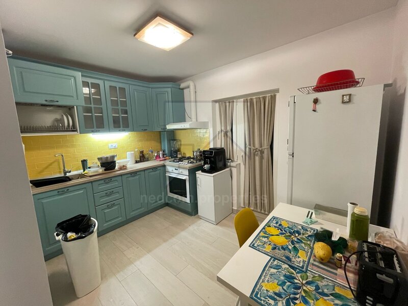 Vanzare apartament 3 camere - Salaj